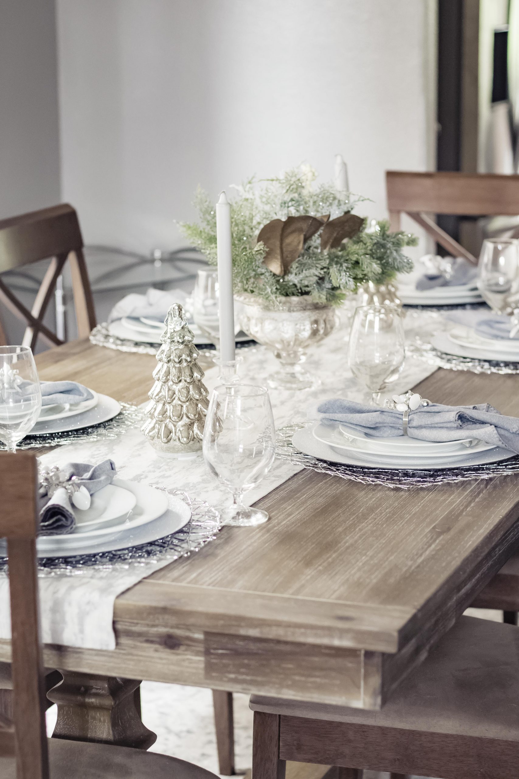 TWO AFFORDABLE WAYS TO DECORATE YOUR TABLETOP FOR CHRISTMAS